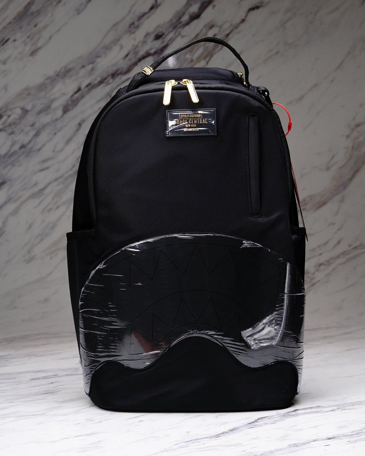 MOCHILA SHARK CENTRAL GOLD LETTERING