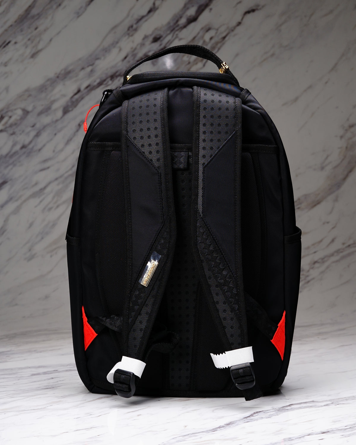 MOCHILA SHARK CENTRAL GOLD LETTERING