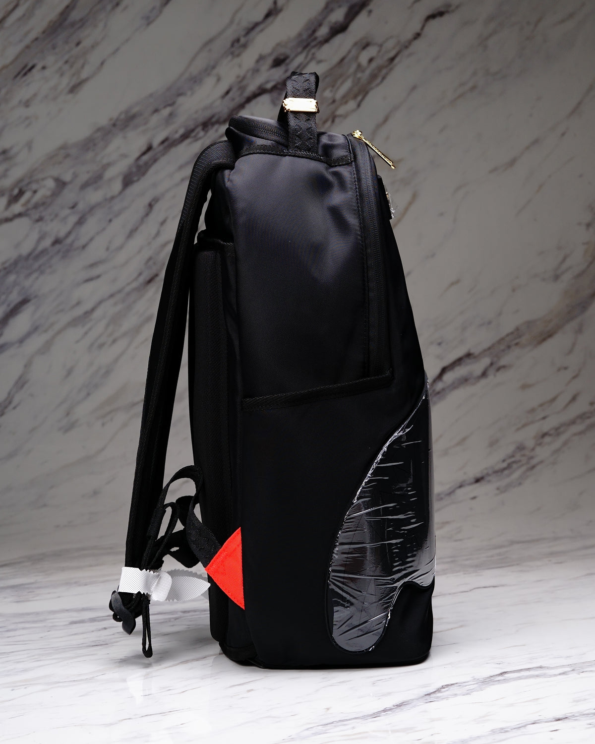 MOCHILA SHARK CENTRAL GOLD LETTERING