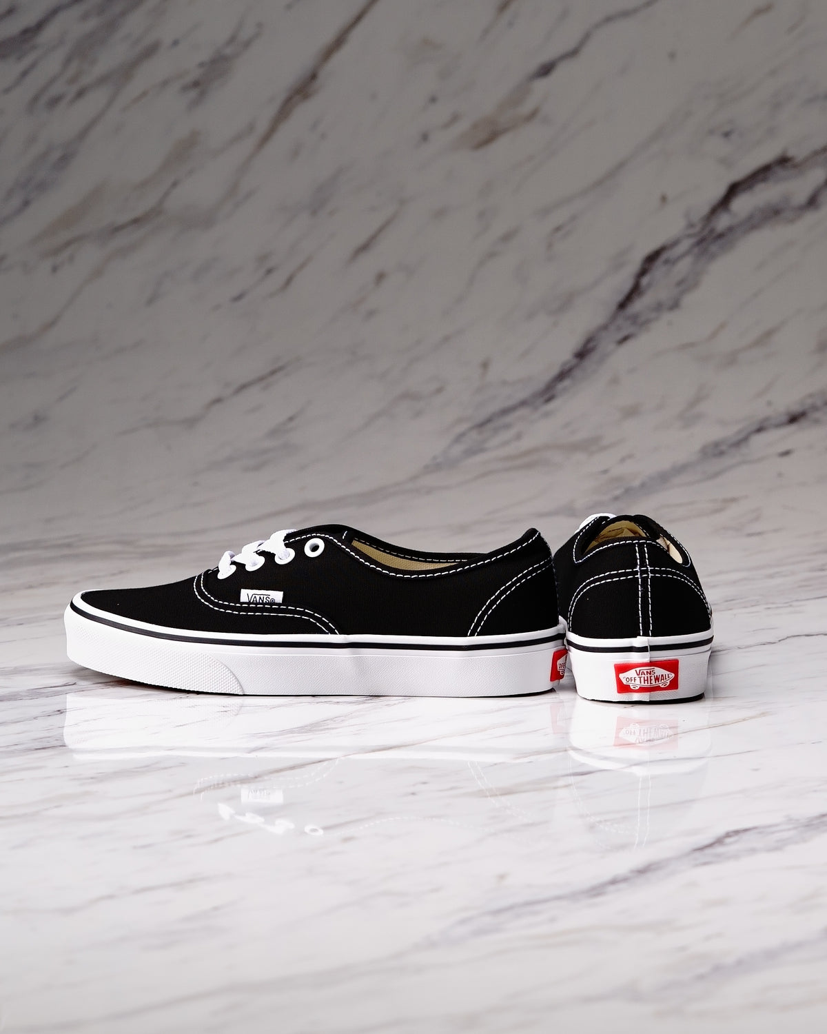 VANS AUTH-NEG/BCO