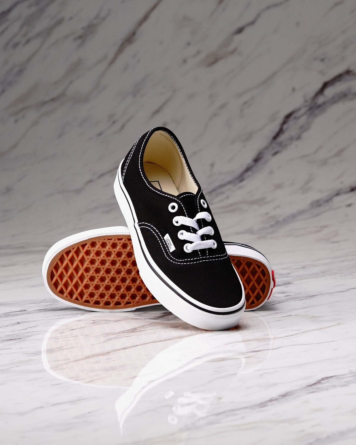 VANS AUTH-NEG/BCO