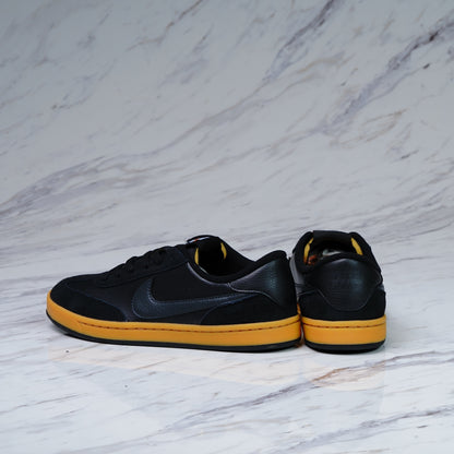 NIKE SB FC CLASSIC