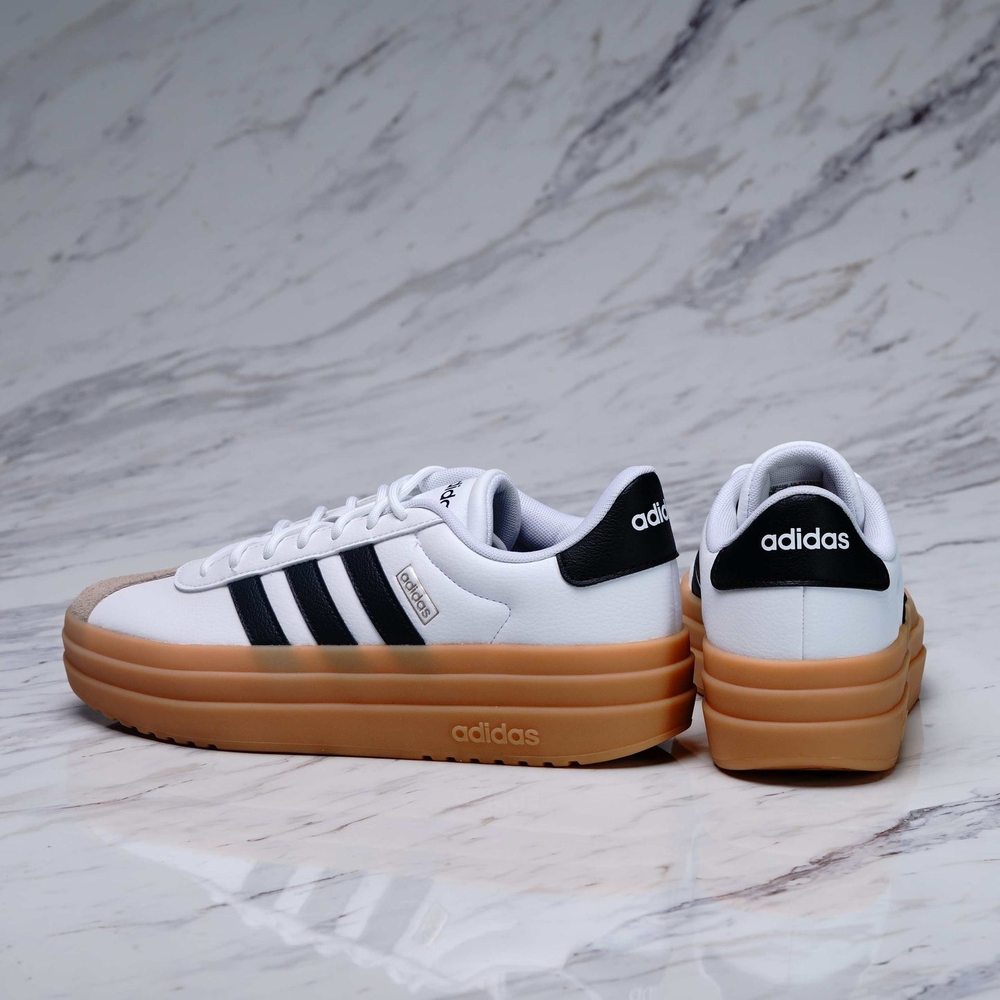 ADIDAS COURT FAMALE