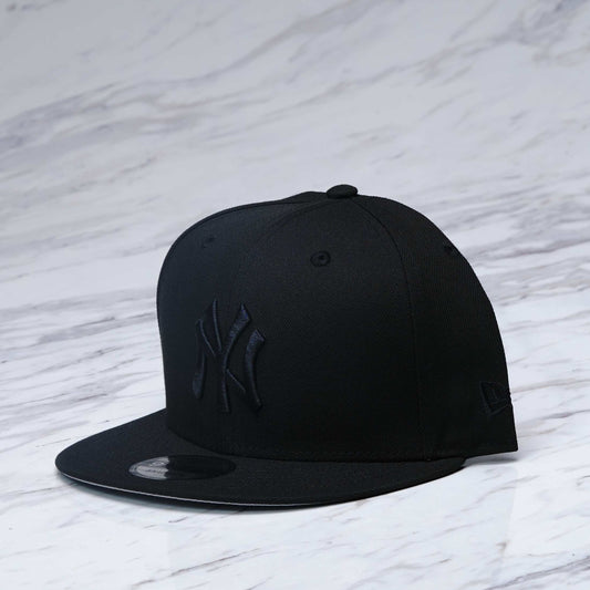 GORRA NEW ERA MLB BASIC SNAP 950 NEYYAN BLKBLK