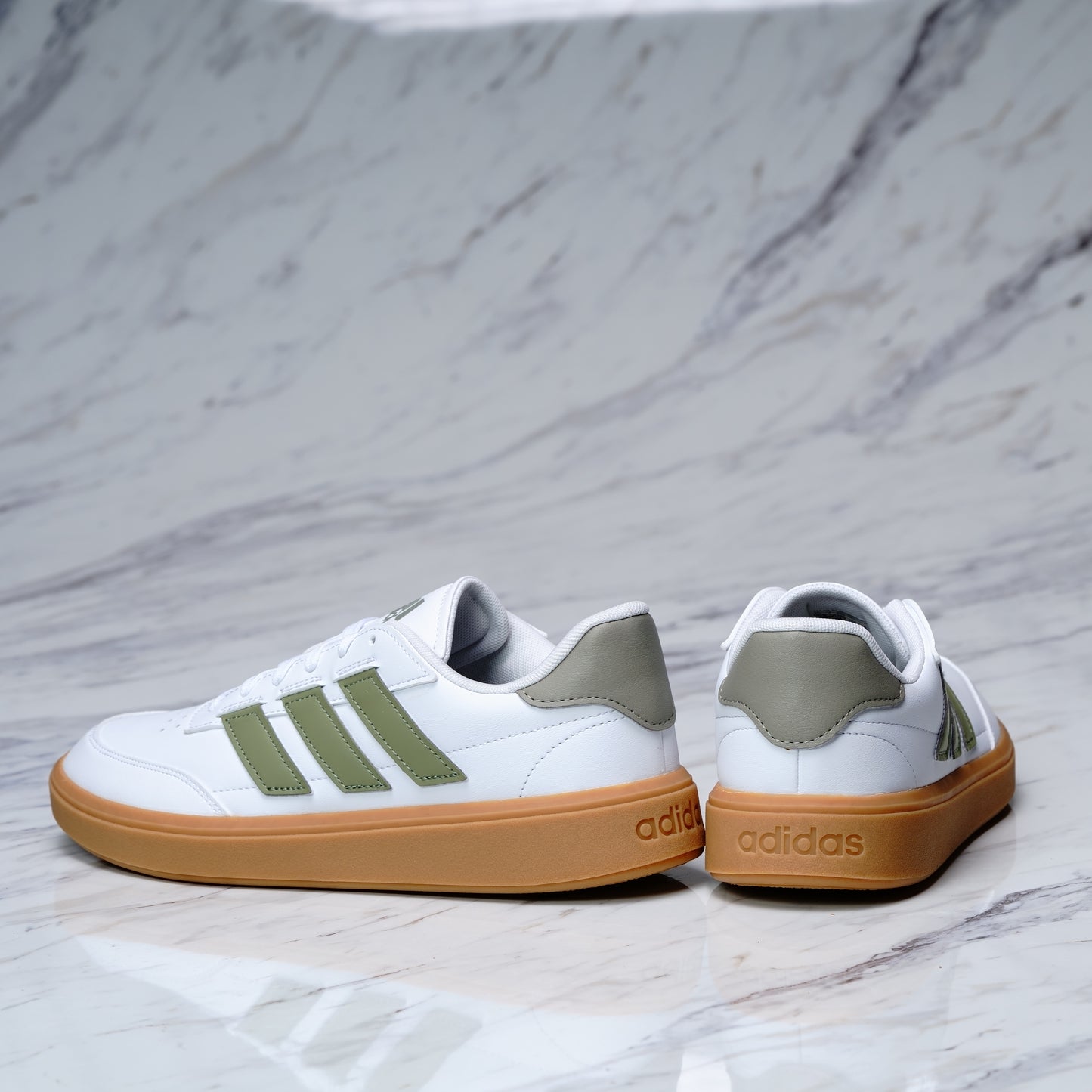 ADIDAS COURTBLOCK