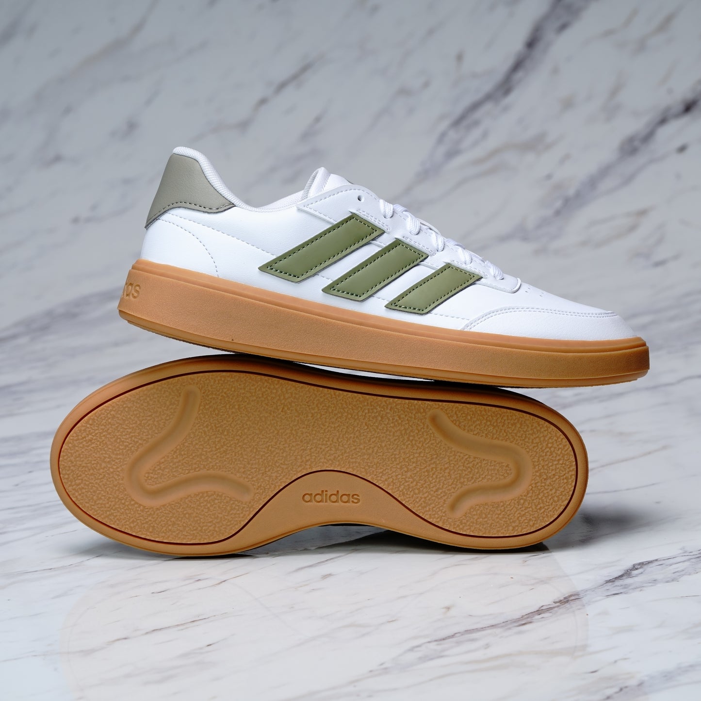 ADIDAS COURTBLOCK