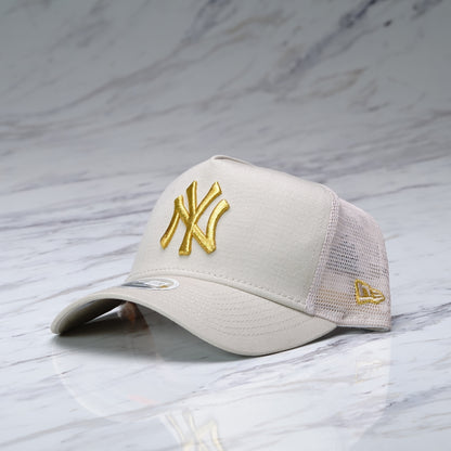 GORRA NEW ERA WMNS METALLIC TRUCKER NEYYAN STNMTG